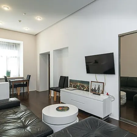 아파트 1 Bedroom In Old Town With Free Parking