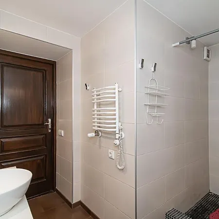 Apartment 1 Bedroom In Old Town With Free Parking