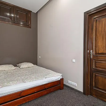 1 Bedroom In Old Town With Free Parking