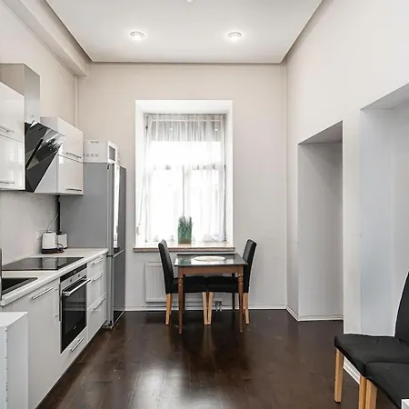 1 Bedroom In Old Town With Free Parking *