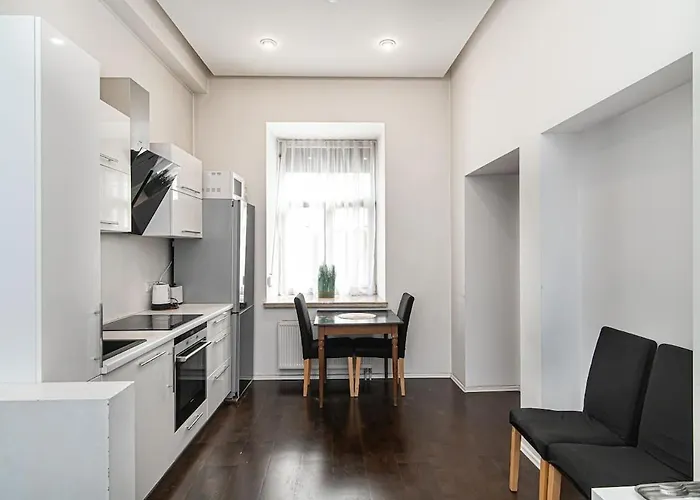 1 Bedroom In Old Town With Free Parking *