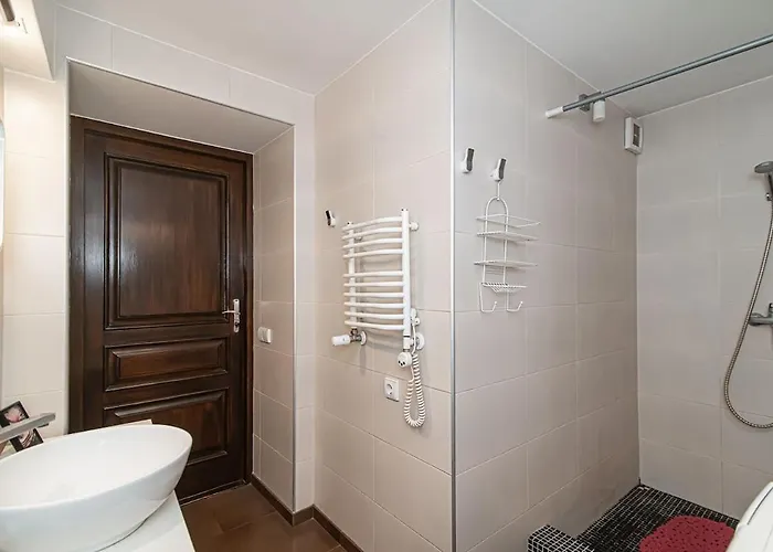 Apartment 1 Bedroom In Old Town With Free Parking