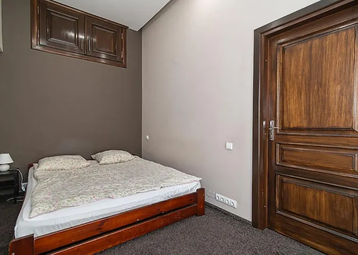 1 Bedroom In Old Town With Free Parking