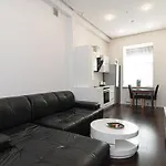 1 Bedroom In Old Town With Free Parking דירה *